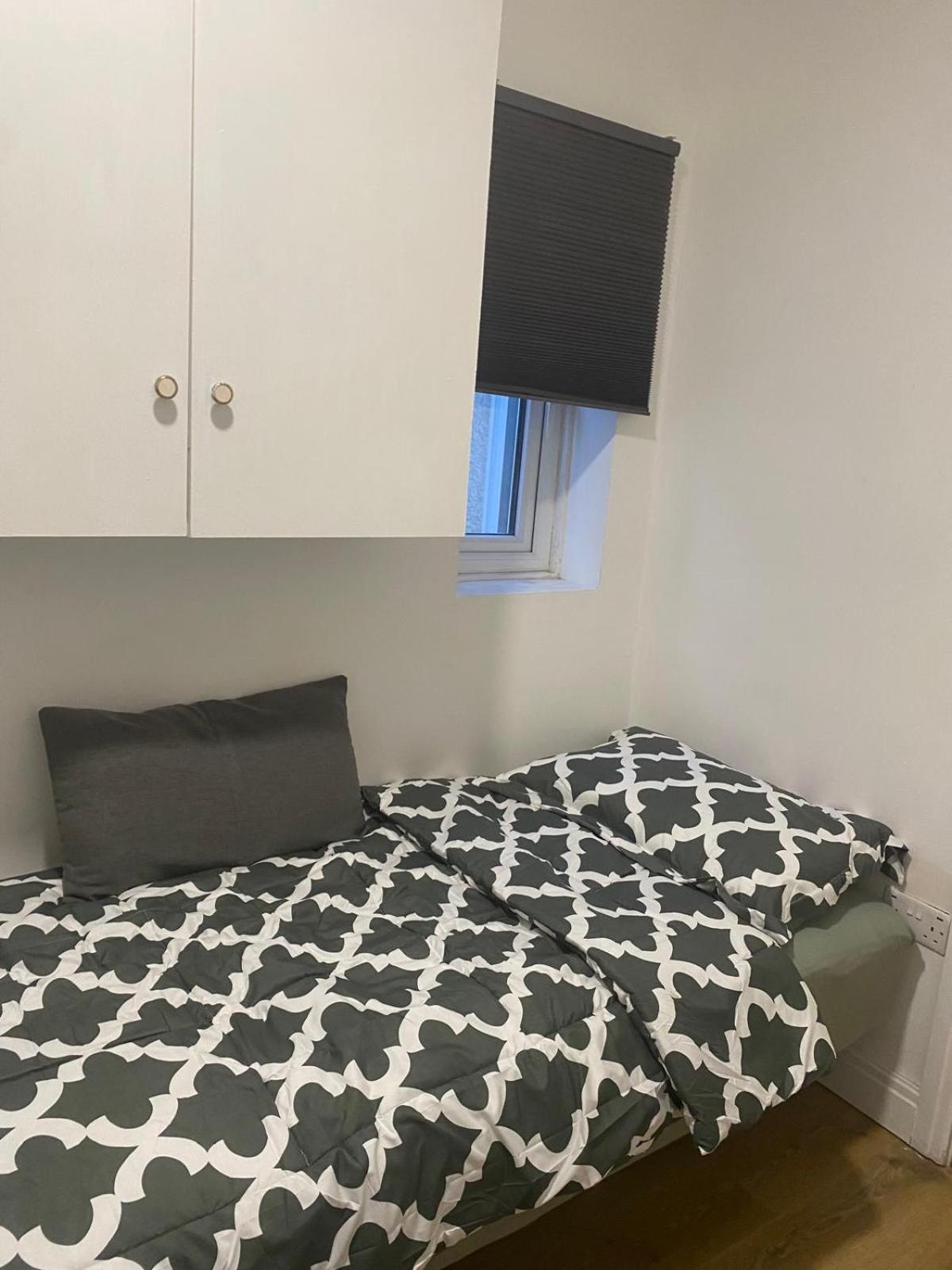 Comfy Private Wembley Stadium 6 Minutes Away Séjour chez l'habitant